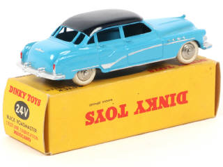 Lot 226 - DINKY TOYS (FRANCE) (1)