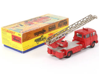 Lot 194 - DINKY TOYS (FRANCE) (1)