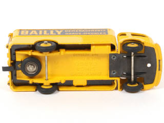 Lot 196 - DINKY TOYS (FRANCE) (1)