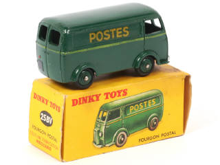 Lot 179 - DINKY TOYS (FRANCE) (1)