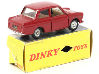 Lot 142 - DINKY TOYS (FRANCE) (1)