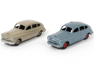 Lot 162 - DINKY TOYS (FRANCE) (2)