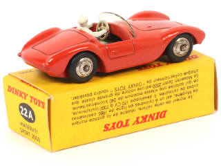 Lot 124 - DINKY TOYS (FRANCE) (1)