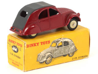 Lot 132 - DINKY TOYS (FRANCE) (1)