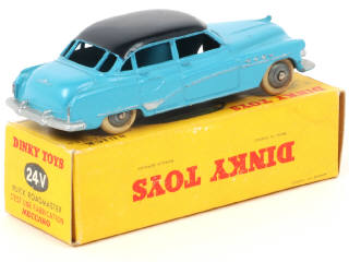 Lot 135 - DINKY TOYS (FRANCE) (1)