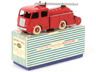 Lot 193 - DINKY TOYS (FRANCE) (1)