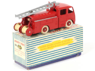 Lot 193 - DINKY TOYS (FRANCE) (1)