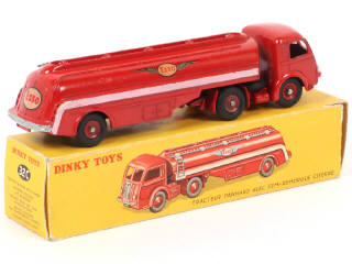 Lot 186 - DINKY TOYS (FRANCE) (1)