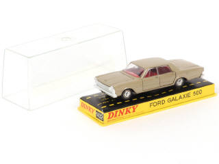 Lot 154 - DINKY TOYS (FRANCE) (1)