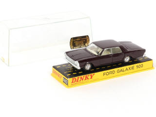Lot 155 - DINKY TOYS (FRANCE) (1)