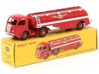 Lot 184 - DINKY TOYS (FRANCE) (1)