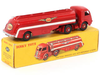 Lot 184 - DINKY TOYS (FRANCE) (1)