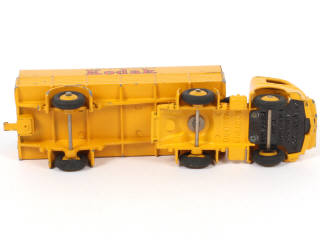 Lot 177 - DINKY TOYS (FRANCE) (1)