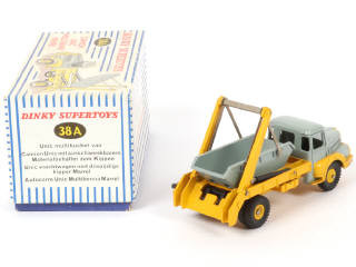 Lot 205 - DINKY TOYS (FRANCE) (1)