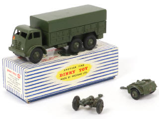 Lot 105 - DINKY TOYS (GB) (3)