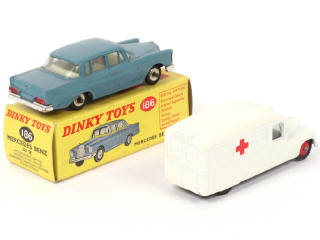 Lot 92 - DINKY TOYS (GB) (2)