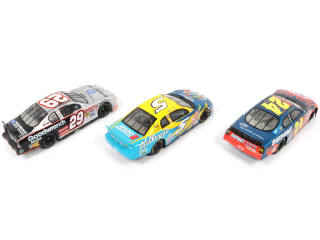 Lot 15 - DIVERS (3)