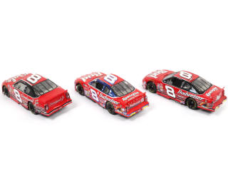 Lot 17 - DIVERS (3)