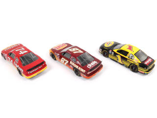 Lot 9 - DIVERS (3)