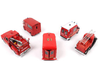 Lot 27 - DIVERS (5)