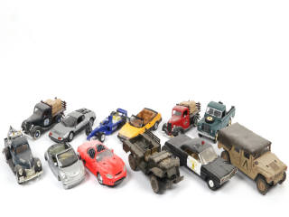 Lot 96 - DIVERS (12)