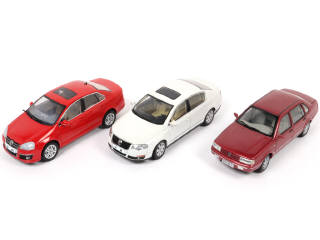 Lot 124 - DIVERS (CHINE) (3)