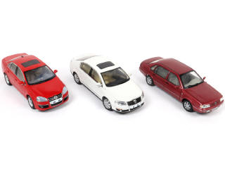 Lot 124 - DIVERS (CHINE) (3)