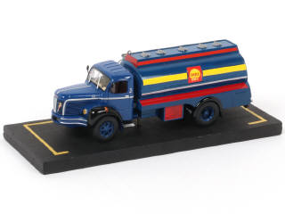 Lot 51 - DIVERS (1)