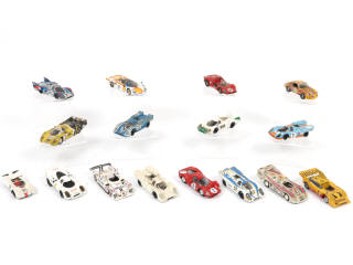 Lot 95 - DIVERS (18)