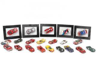 Lot 97 - DIVERS (21)