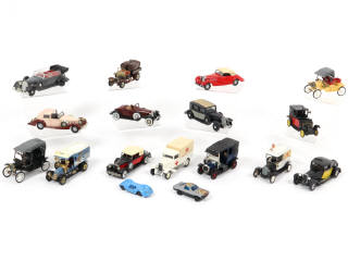 Lot 93 - DIVERS (17)