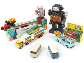 Lot 32 - DIVERS (10)