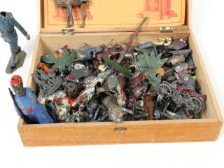 Lot 3 - DIVERS (50)