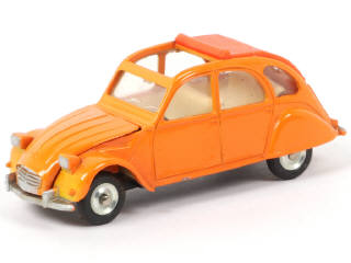 Lot 207 - DINKY TOYS (FRANCE) (1)