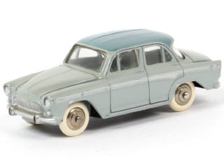 Lot 222 - DINKY TOYS (FRANCE) (1)