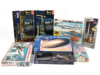 Lot 70 - REVELL (USA) (9)