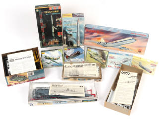 Lot 44 - DIVERS (12)
