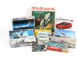 Lot 45 - DIVERS (12)