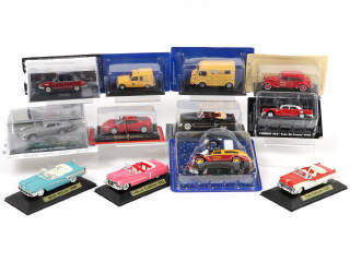 Lot 133 - DIVERS (12)