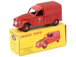 Lot 141 - DINKY TOYS (FRANCE) (1)