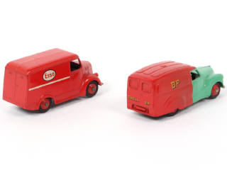 Lot 58 - DINKY TOYS (GB) (2)