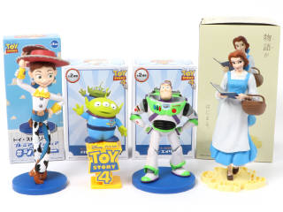 Lot 123 - DIVERS (4)