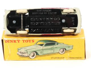 Lot 230 - DINKY TOYS (FRANCE) (1)