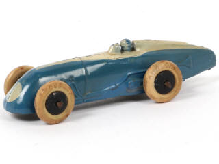 Lot 143 - DINKY TOYS (FRANCE) (1)