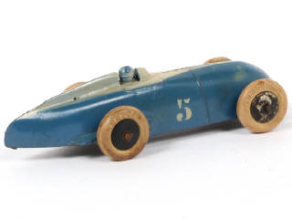 Lot 143 - DINKY TOYS (FRANCE) (1)
