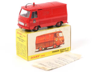 Lot 334 - DINKY TOYS (FRANCE) (1)