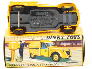 Lot 211 - DINKY TOYS (FRANCE) (1)