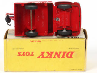 Lot 353 - DINKY TOYS (FRANCE) (1)