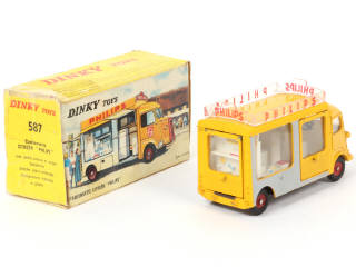 Lot 329 - DINKY TOYS (FRANCE) (1)
