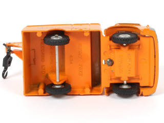 Lot 354 - DINKY TOYS (FRANCE) (1)